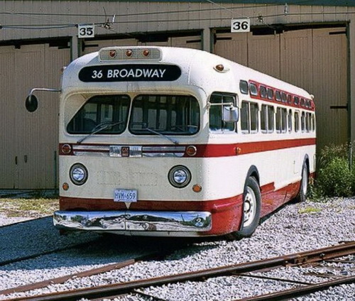 USA_oldBus.jpg